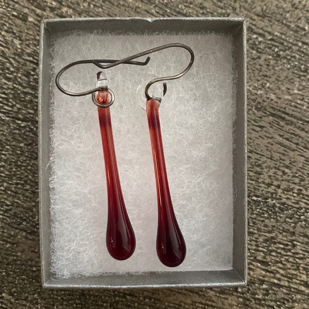 NIB Brown & Burgundy Teardrop Earrings